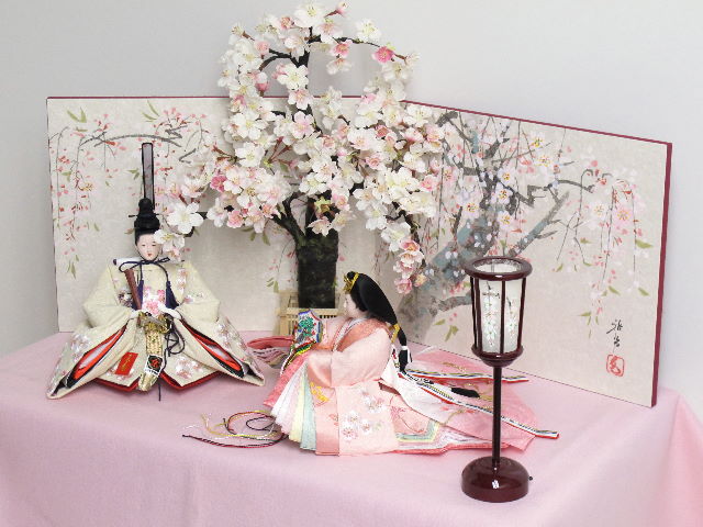 桜の刺繍がかわいいピンクの雛人形創作桜収納飾り